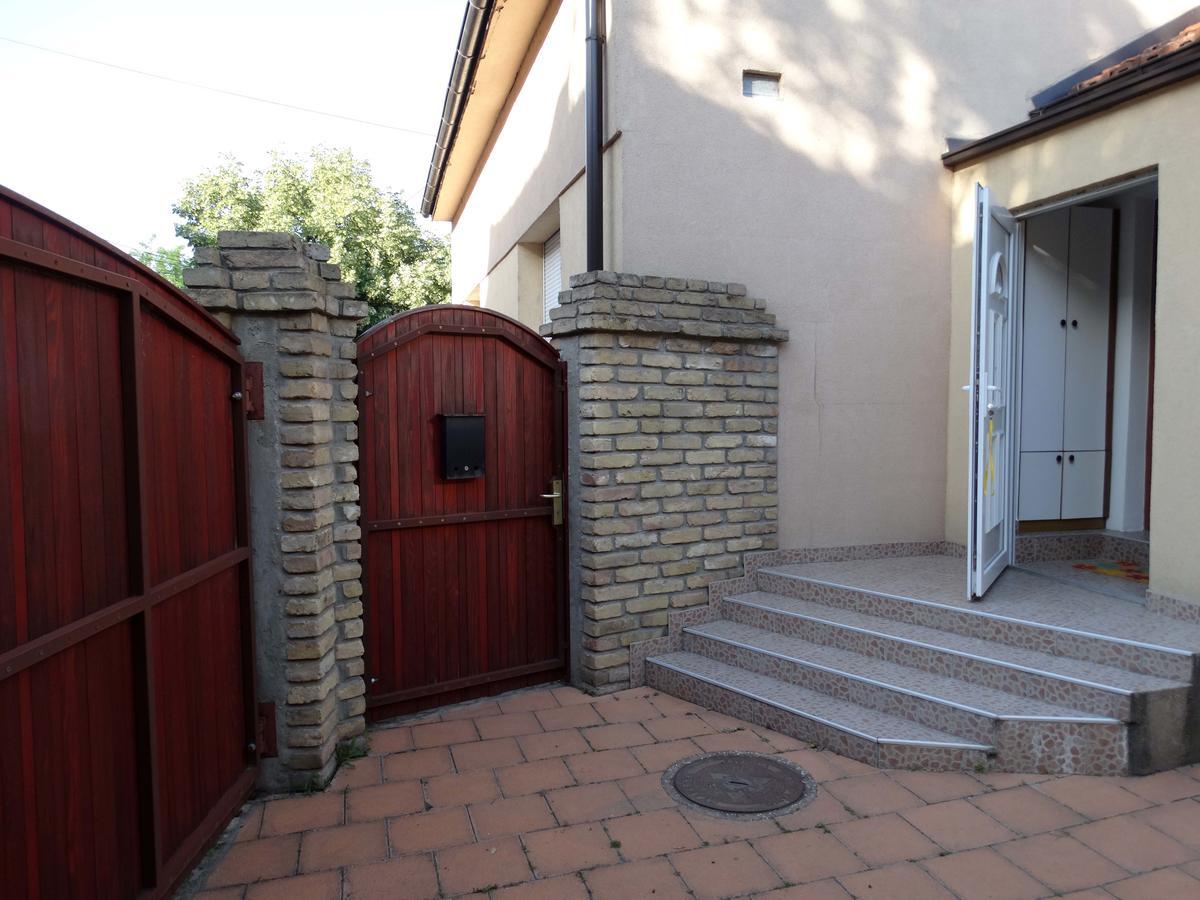 Marijana - Center Lejlighed Novi Sad Eksteriør billede