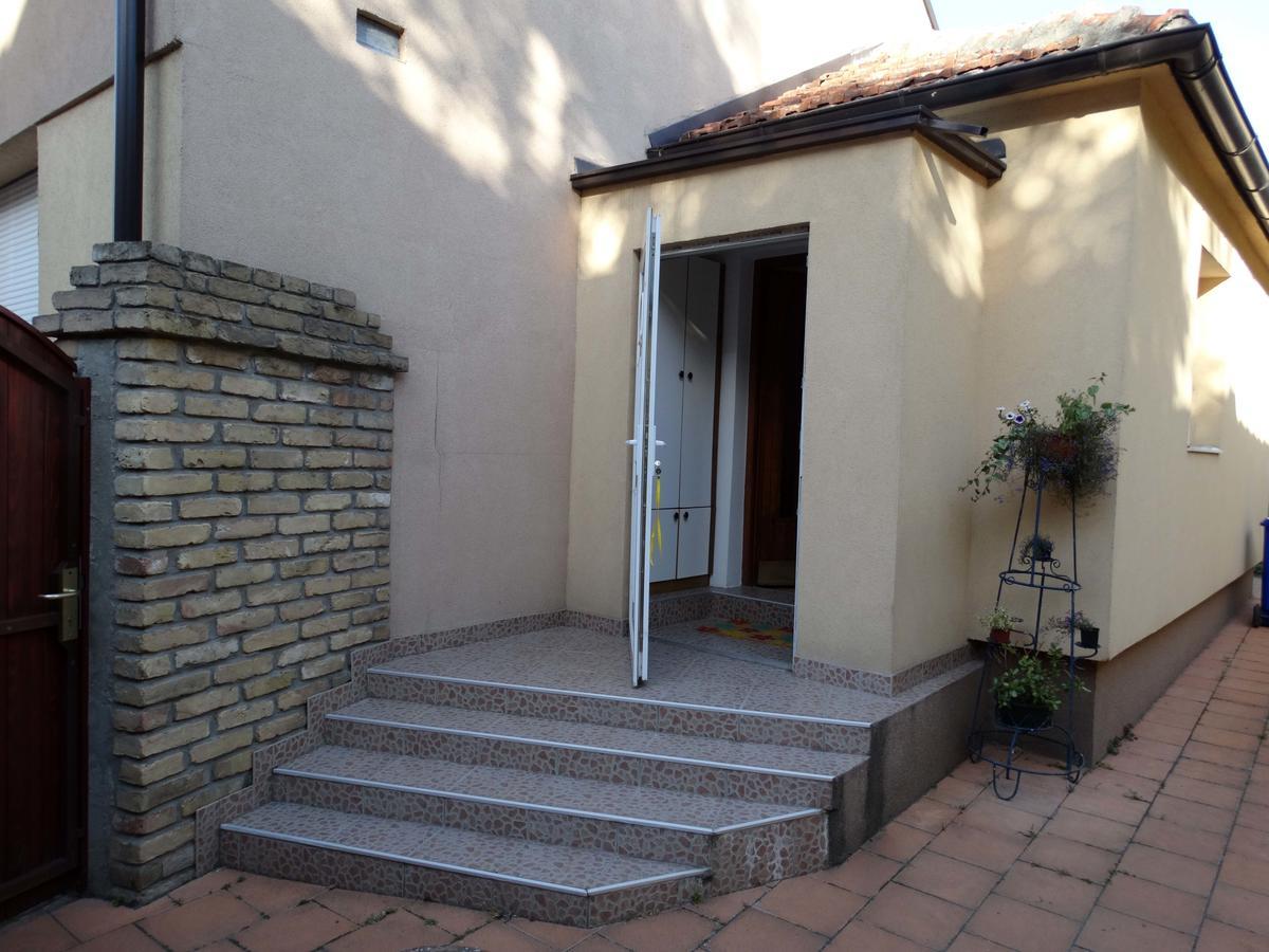Marijana - Center Lejlighed Novi Sad Eksteriør billede